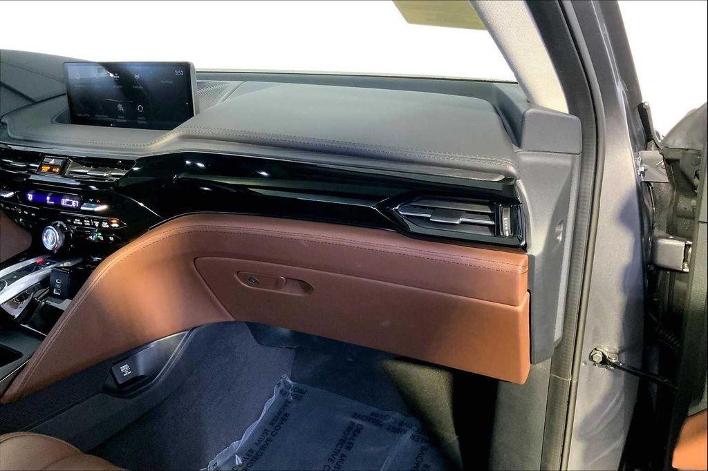 used 2023 Acura MDX car, priced at $43,262