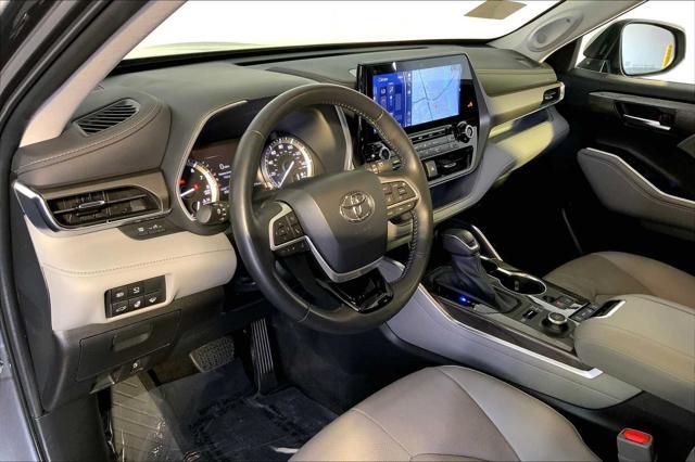 used 2022 Toyota Highlander car, priced at $40,287