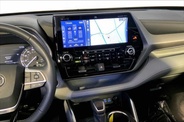 used 2022 Toyota Highlander car, priced at $40,287