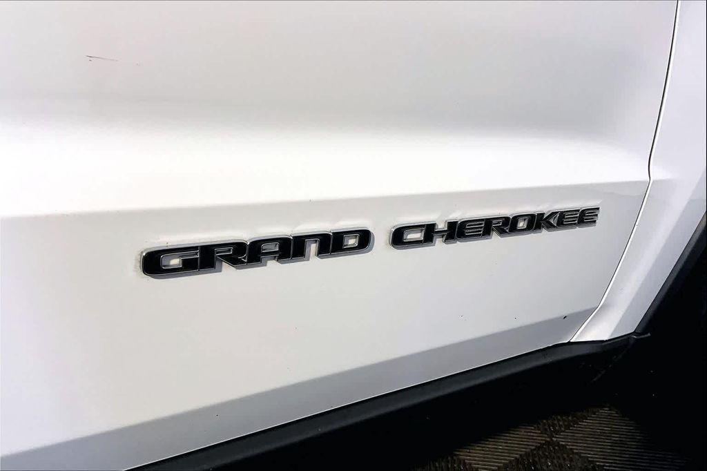 used 2021 Jeep Grand Cherokee car, priced at $21,900