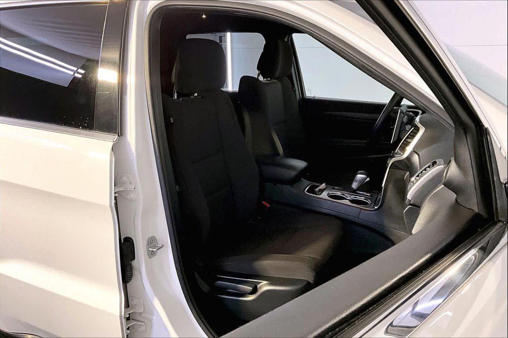 used 2021 Jeep Grand Cherokee car, priced at $21,900