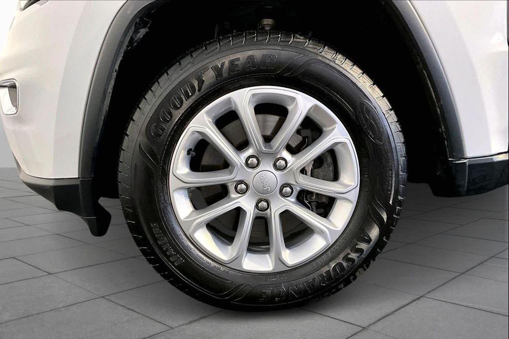 used 2021 Jeep Grand Cherokee car, priced at $21,900