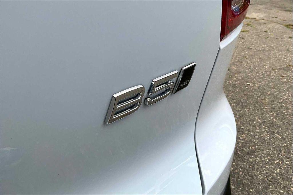 used 2024 Volvo XC40 car, priced at $33,537