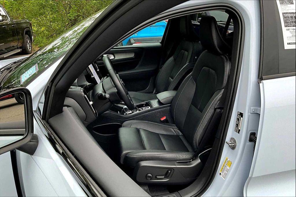 used 2024 Volvo XC40 car, priced at $33,537