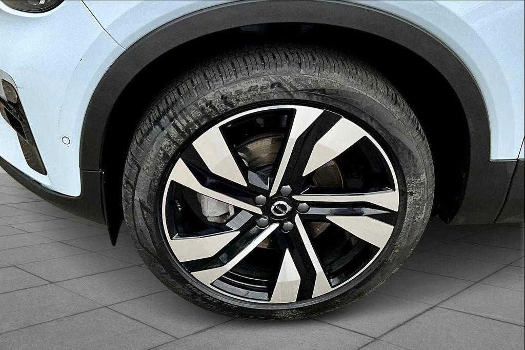 used 2024 Volvo XC40 car, priced at $33,537