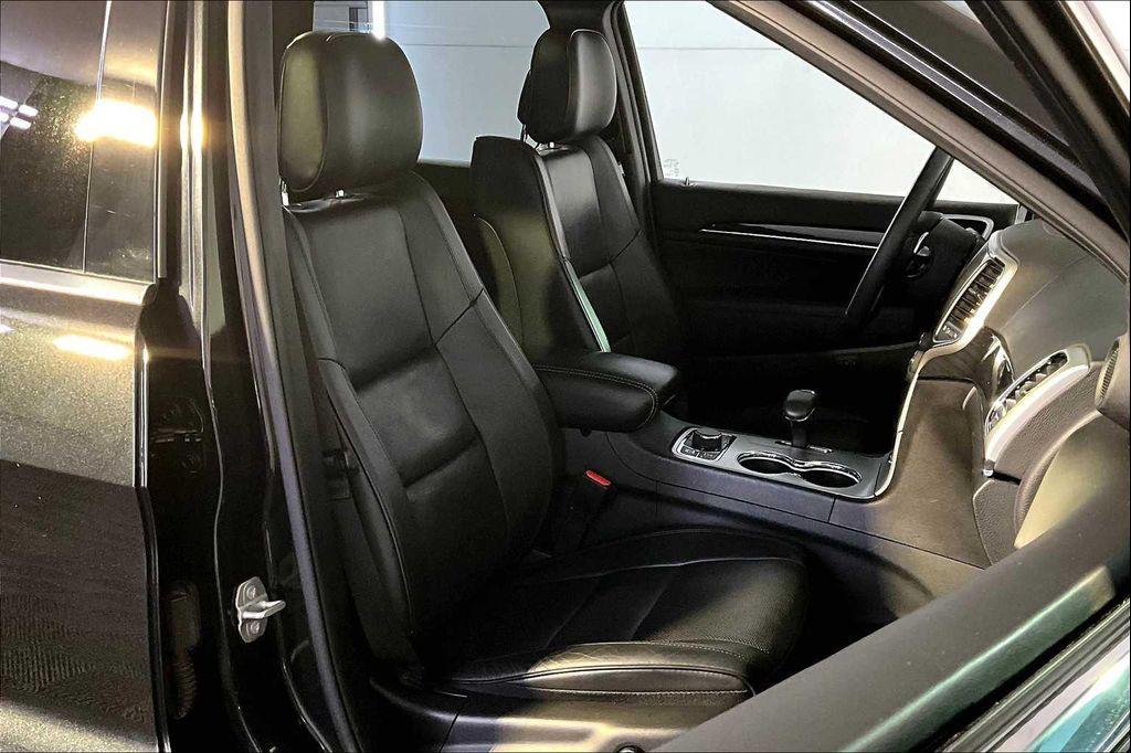 used 2015 Jeep Grand Cherokee car, priced at $15,949