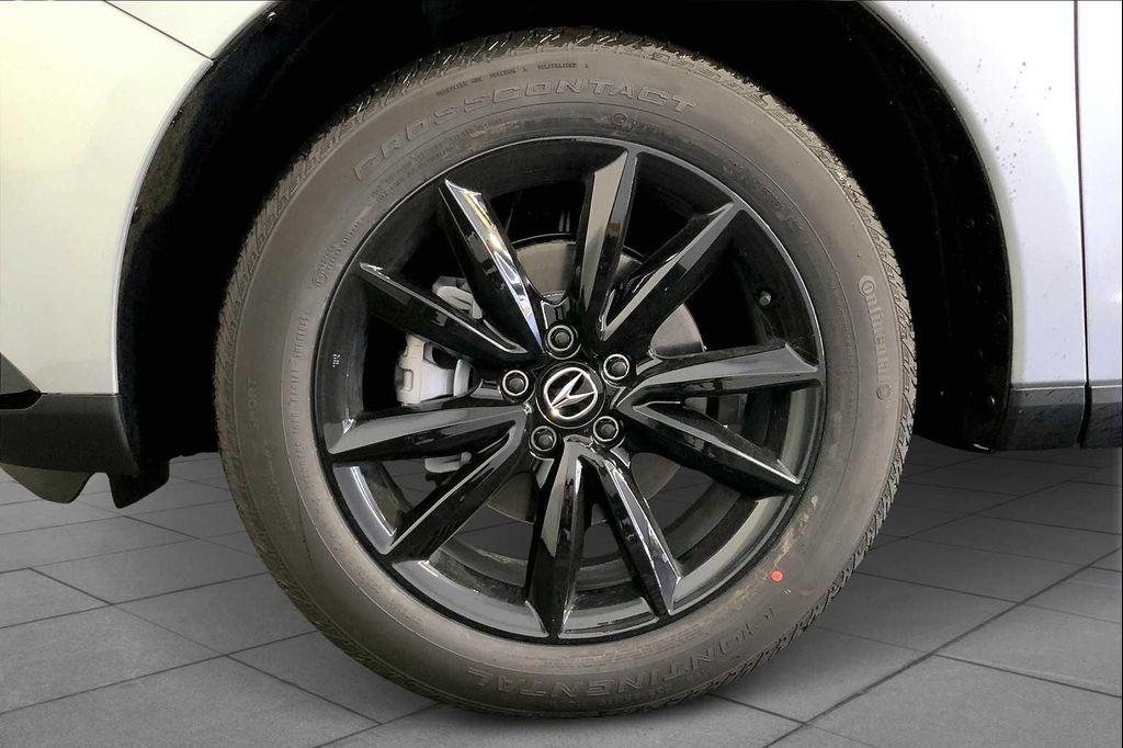 new 2025 Acura RDX car, priced at $46,050