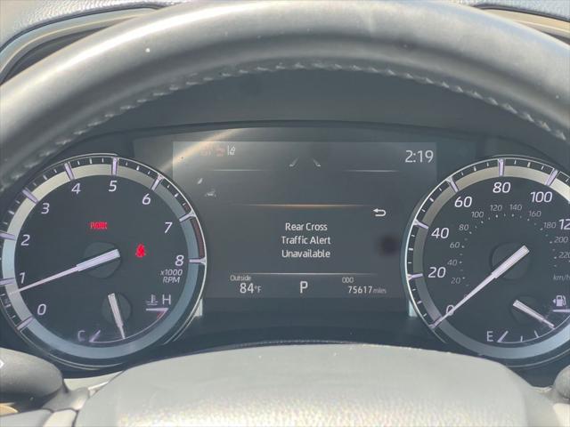 used 2022 Toyota Highlander car, priced at $32,400