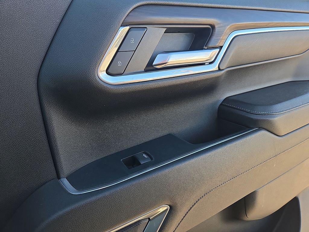 used 2024 GMC Sierra 1500 car, priced at $41,992