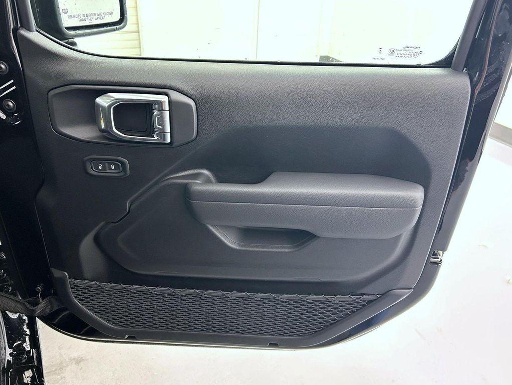 new 2025 Jeep Wrangler car, priced at $45,740