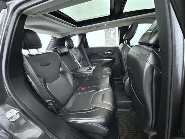 used 2019 Jeep Cherokee car