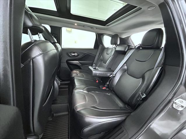 used 2019 Jeep Cherokee car