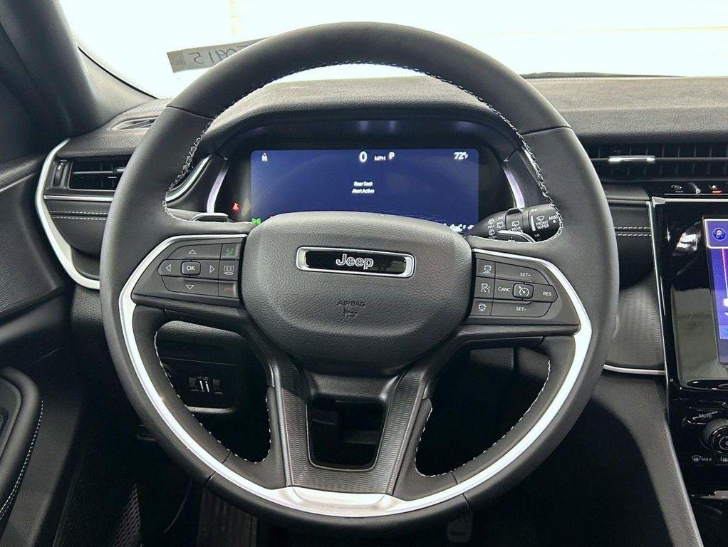 new 2025 Jeep Grand Cherokee car, priced at $39,794