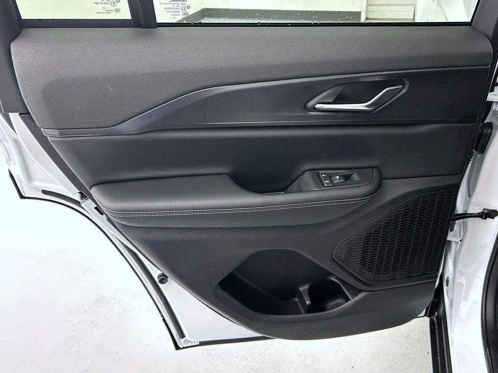 new 2025 Jeep Grand Cherokee car, priced at $39,794