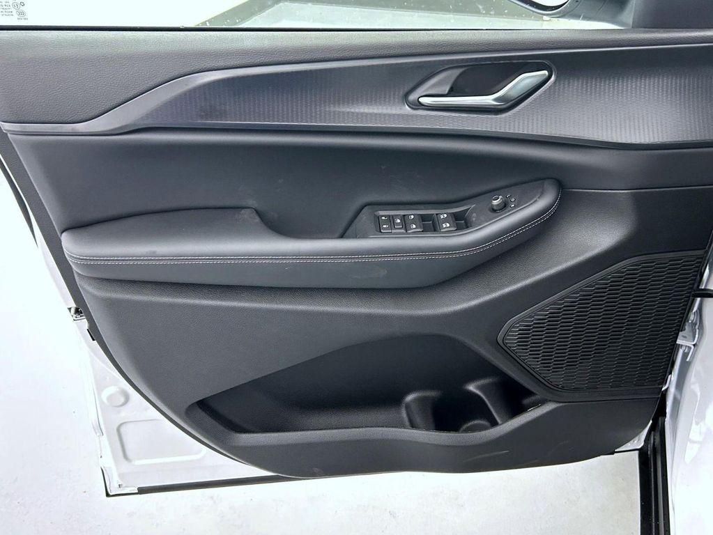 new 2025 Jeep Grand Cherokee car, priced at $39,794