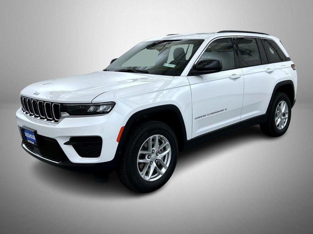 new 2025 Jeep Grand Cherokee car, priced at $40,794