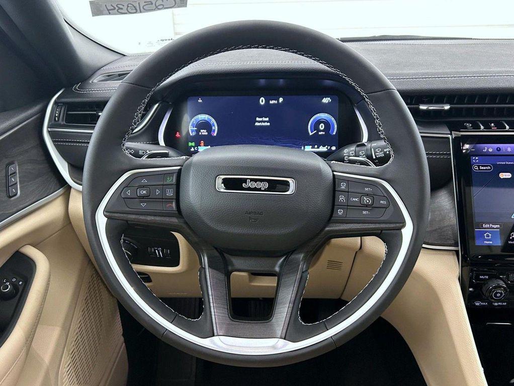 new 2025 Jeep Grand Cherokee car, priced at $43,219