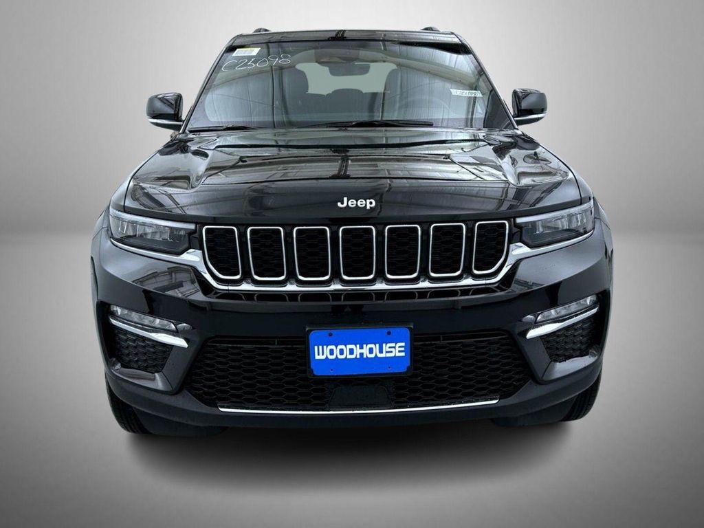 new 2025 Jeep Grand Cherokee car, priced at $42,915