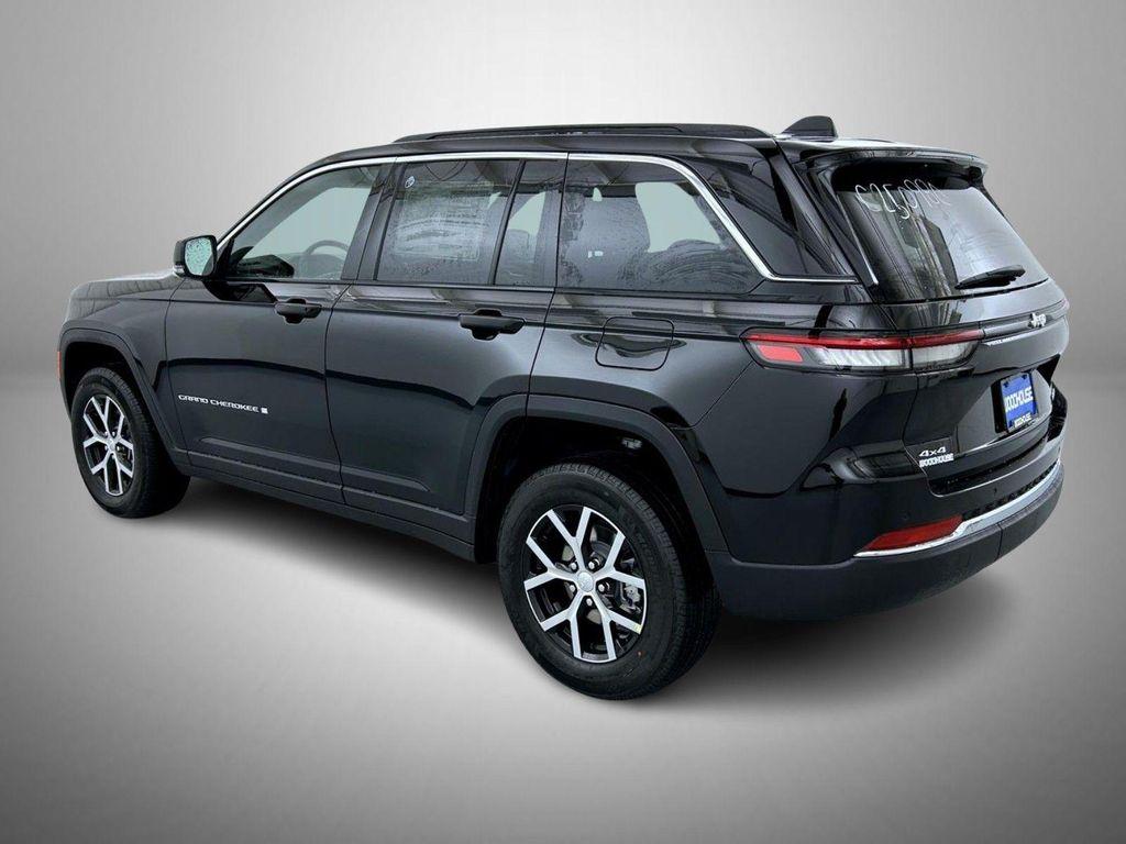 new 2025 Jeep Grand Cherokee car, priced at $42,915