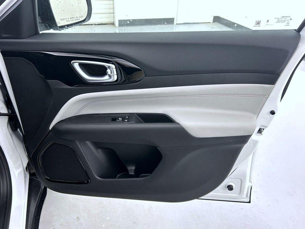 new 2025 Jeep Compass car, priced at $31,301