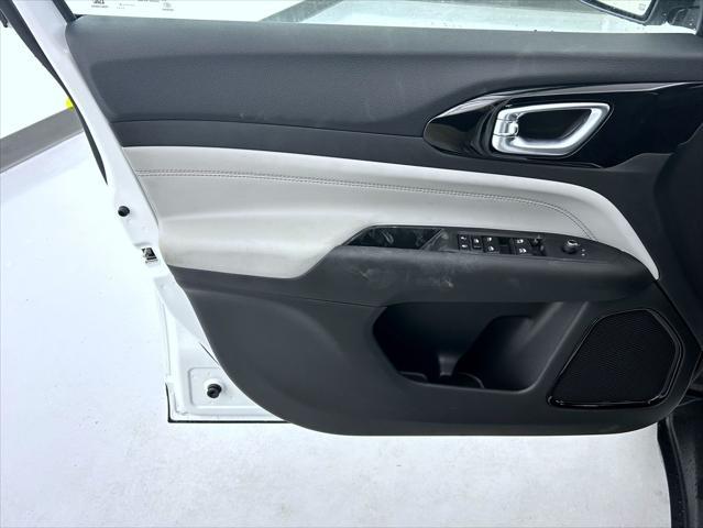 new 2025 Jeep Compass car, priced at $31,301