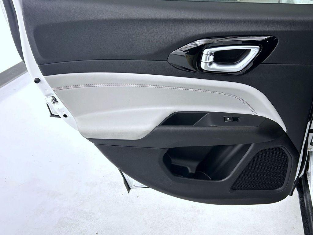 new 2025 Jeep Compass car, priced at $31,301