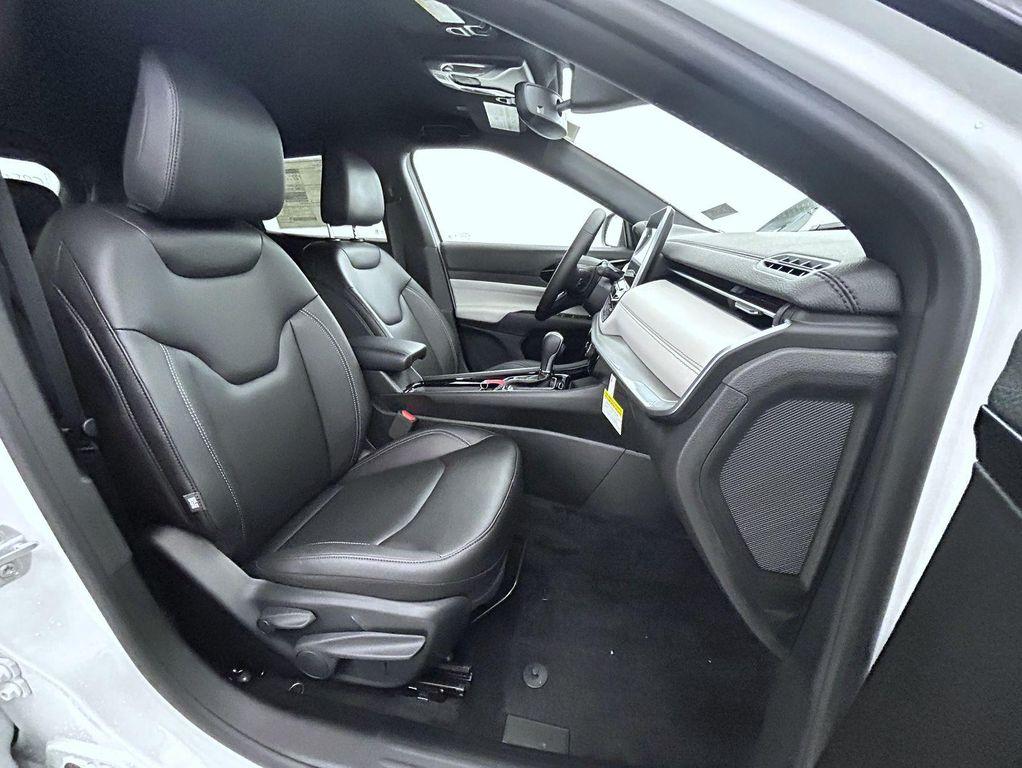 new 2025 Jeep Compass car, priced at $31,301
