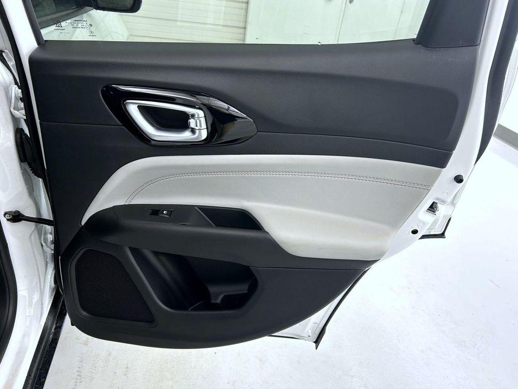 new 2025 Jeep Compass car, priced at $31,301