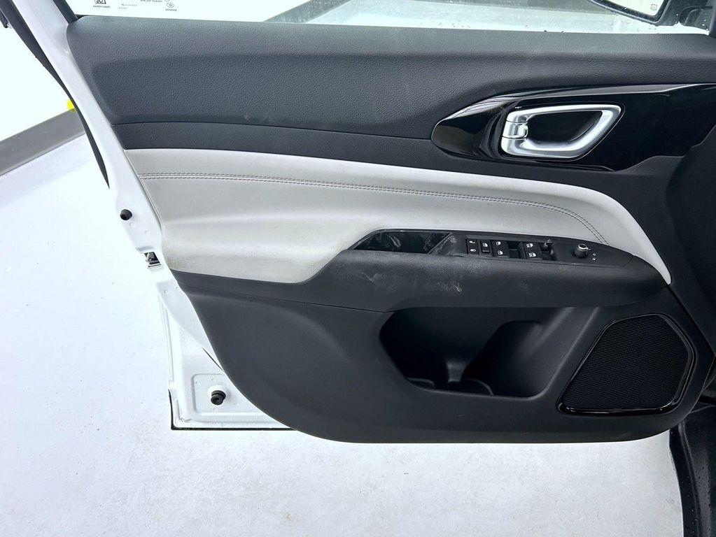 new 2025 Jeep Compass car, priced at $31,301