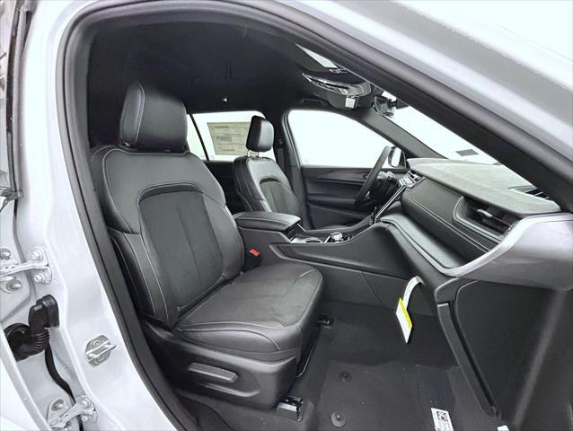 new 2025 Jeep Grand Cherokee L car, priced at $42,285