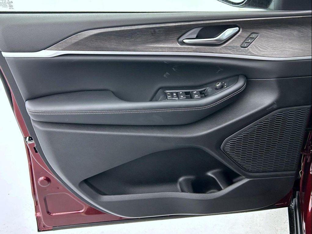 new 2025 Jeep Grand Cherokee L car, priced at $52,214