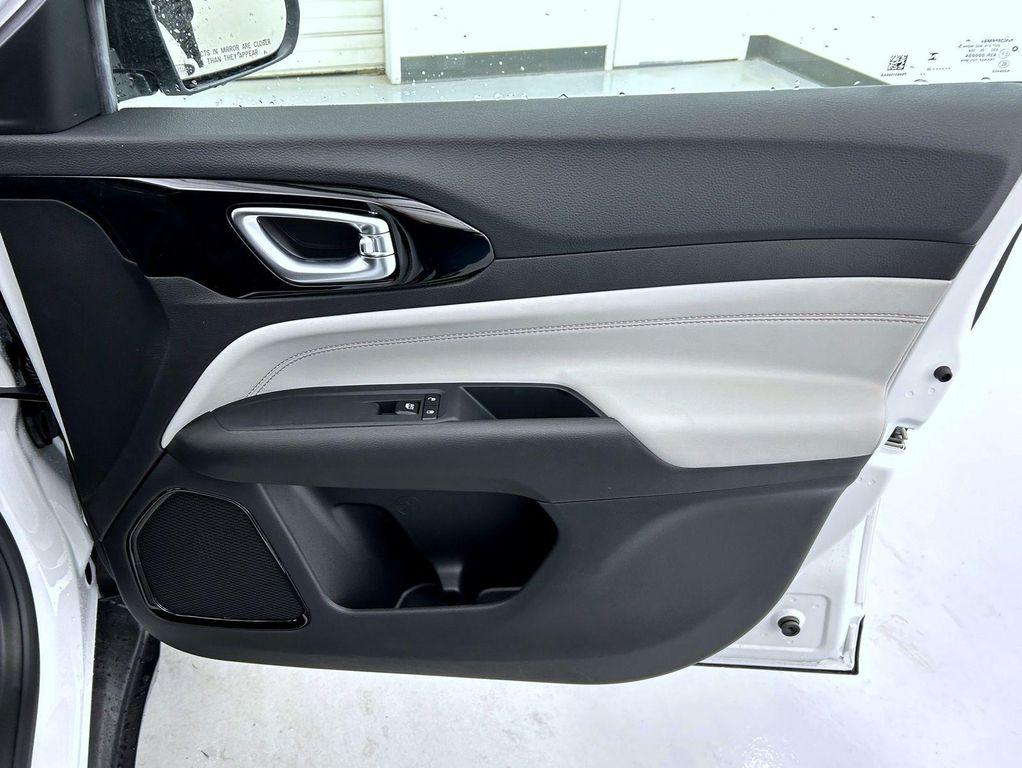 new 2025 Jeep Compass car, priced at $31,301