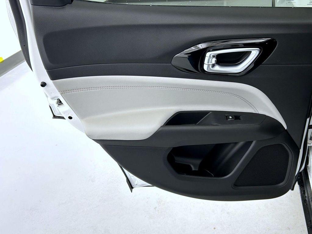 new 2025 Jeep Compass car, priced at $31,301