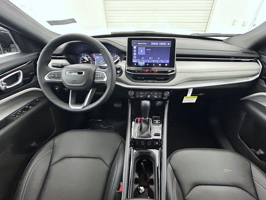 new 2025 Jeep Compass car, priced at $31,301