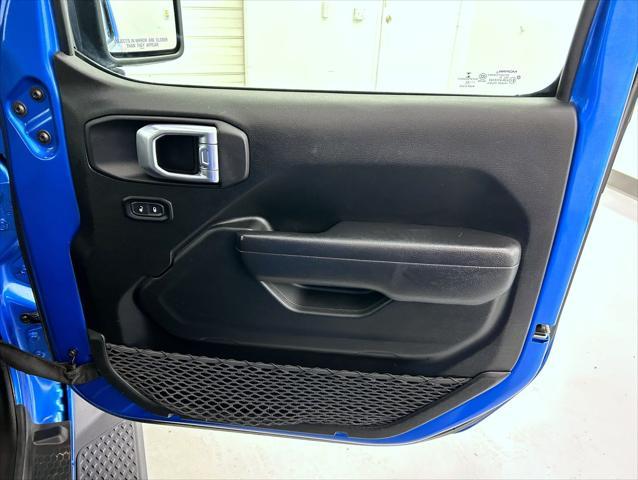 used 2022 Jeep Gladiator car, priced at $38,369