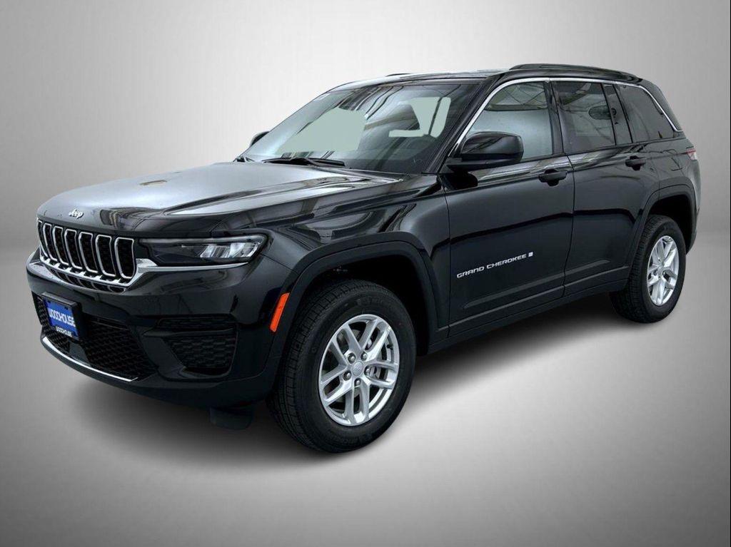 new 2025 Jeep Grand Cherokee car, priced at $40,437
