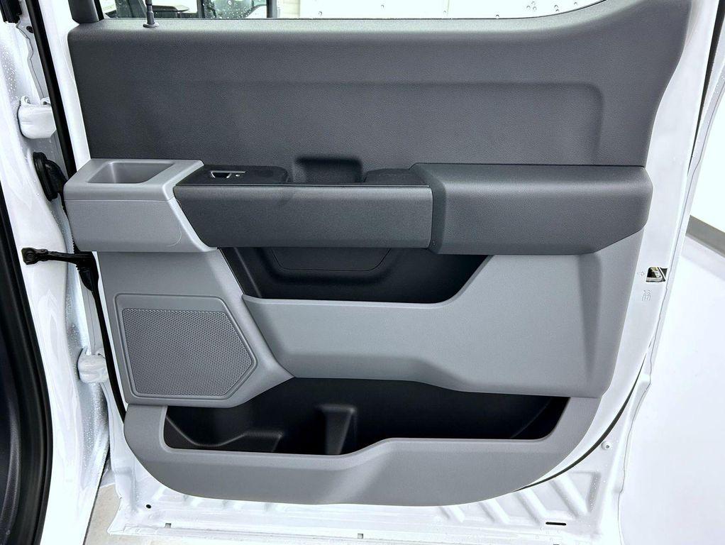 new 2025 Ford F-350 car