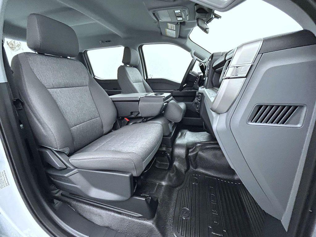 new 2025 Ford F-350 car