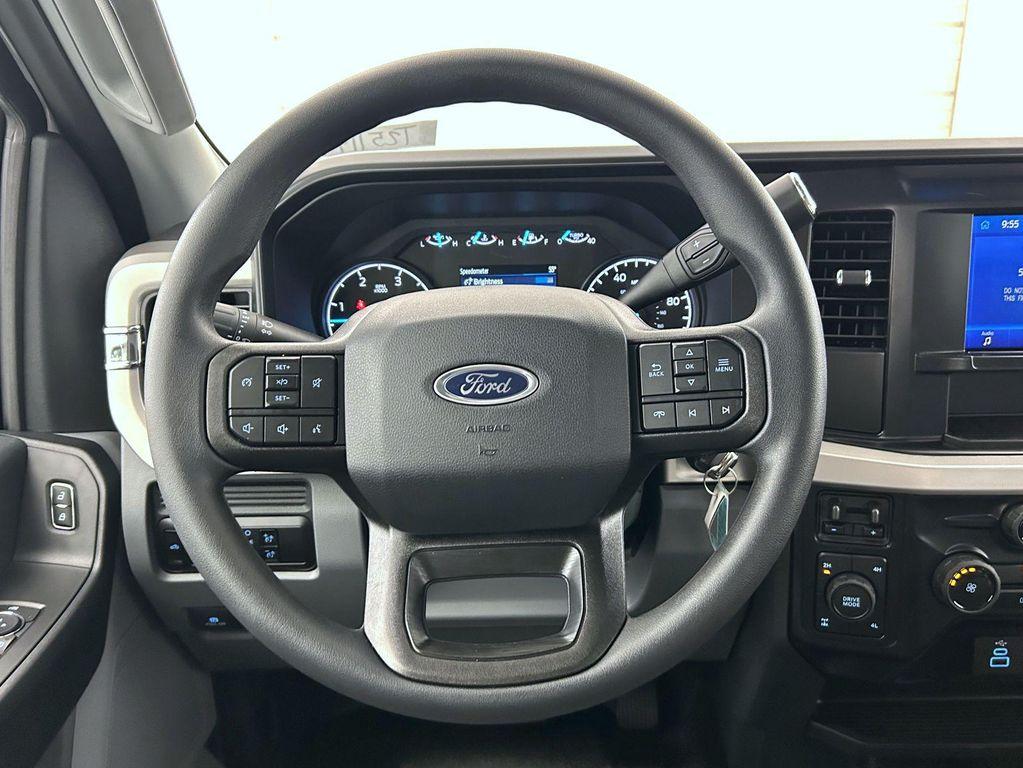 new 2025 Ford F-350 car
