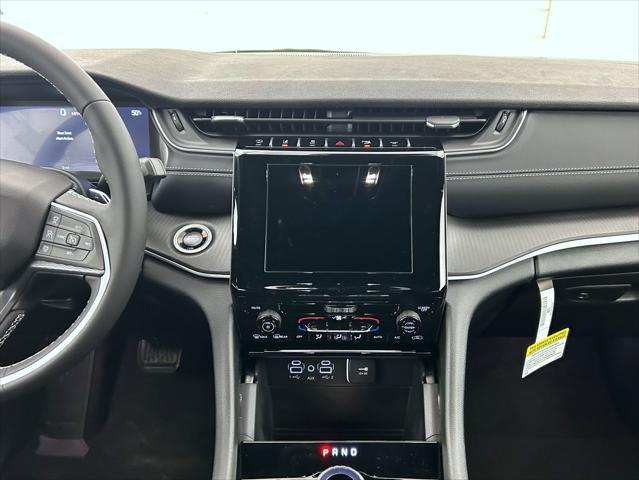 new 2025 Jeep Grand Cherokee car, priced at $37,097