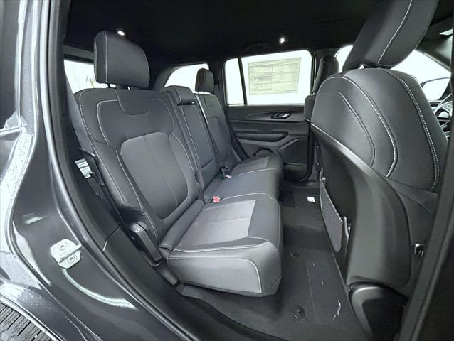 new 2025 Jeep Grand Cherokee car, priced at $37,097