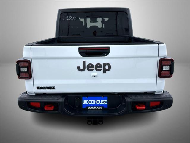 new 2025 Jeep Gladiator car, priced at $51,379