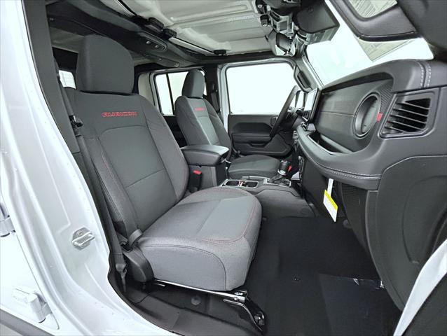 new 2025 Jeep Gladiator car, priced at $51,379