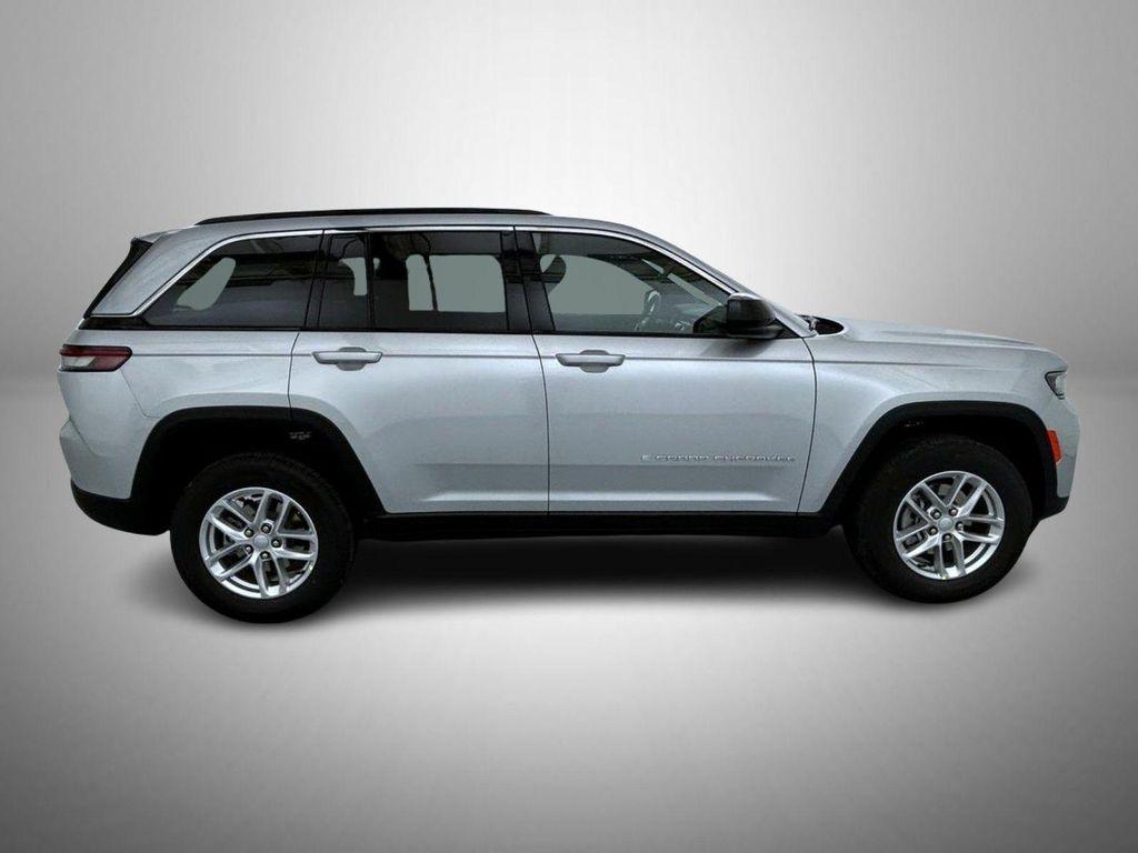 new 2025 Jeep Grand Cherokee car, priced at $40,312