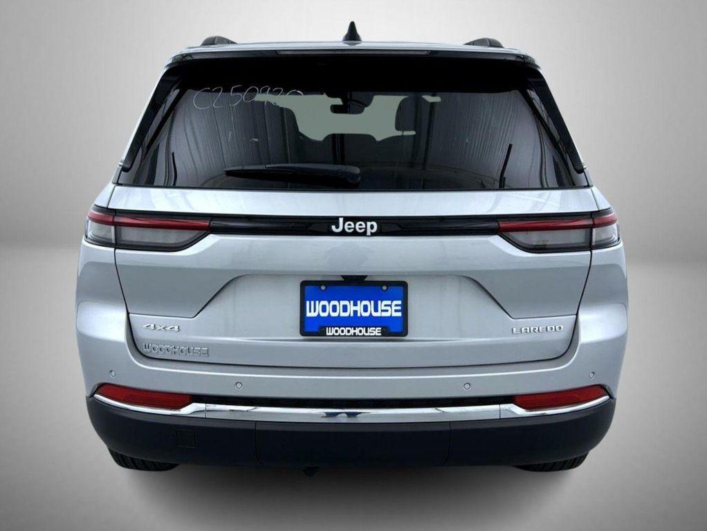 new 2025 Jeep Grand Cherokee car, priced at $40,312