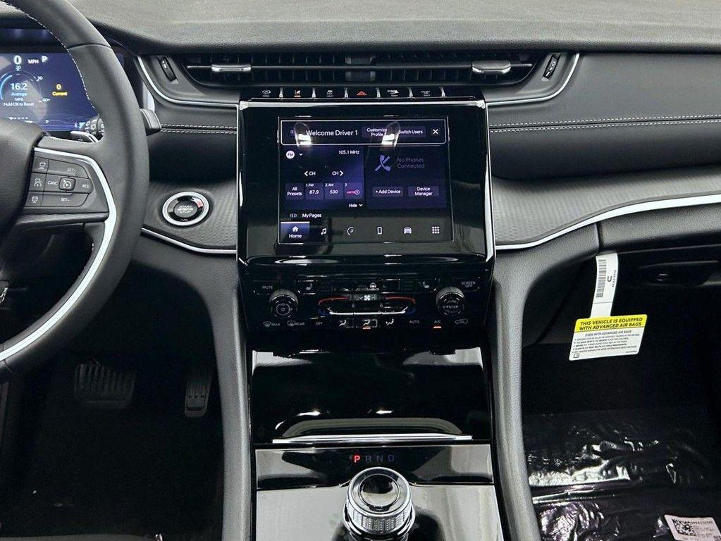 new 2025 Jeep Grand Cherokee car, priced at $40,312