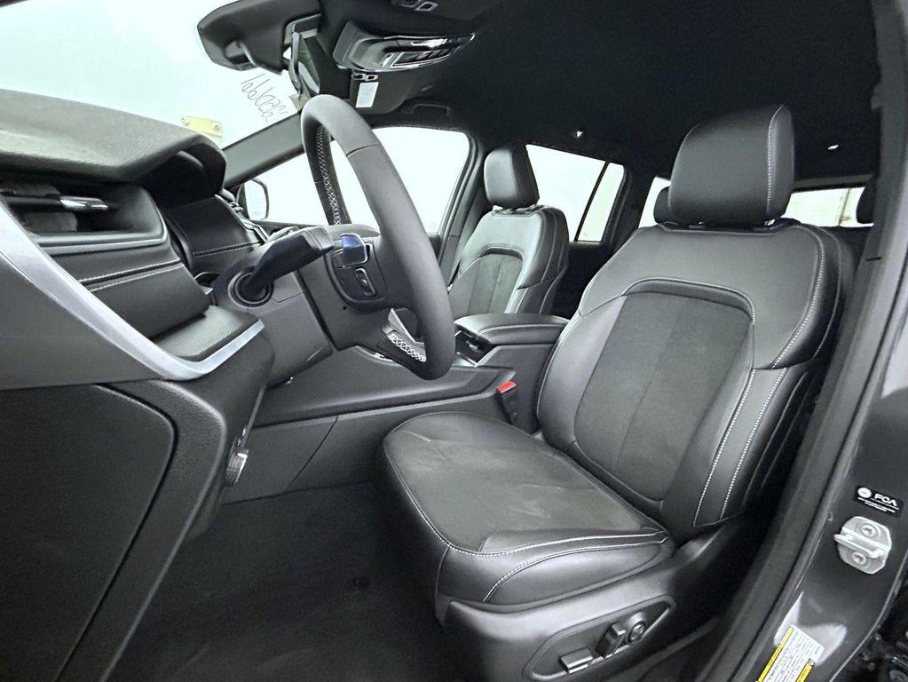 new 2025 Jeep Grand Cherokee car, priced at $42,699
