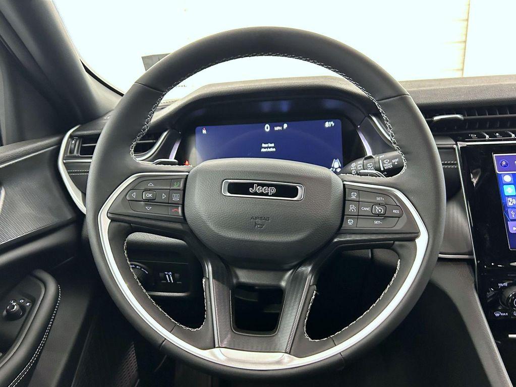 new 2025 Jeep Grand Cherokee car, priced at $42,699
