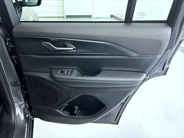 new 2025 Jeep Grand Cherokee car, priced at $44,103