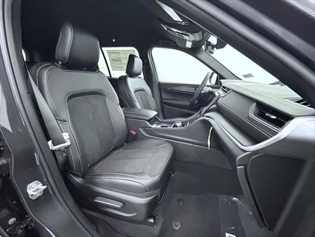 new 2025 Jeep Grand Cherokee car, priced at $44,103